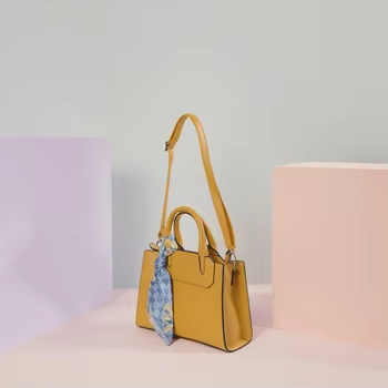 Luxusní dámská kožená kabelka přes rameno s nastavitelným popruhem dámská crossbody kabelka s kapsičkou na zip